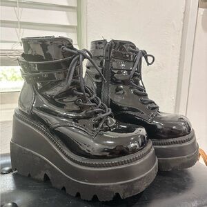 Demonia Shaker-52 Ankle Boots